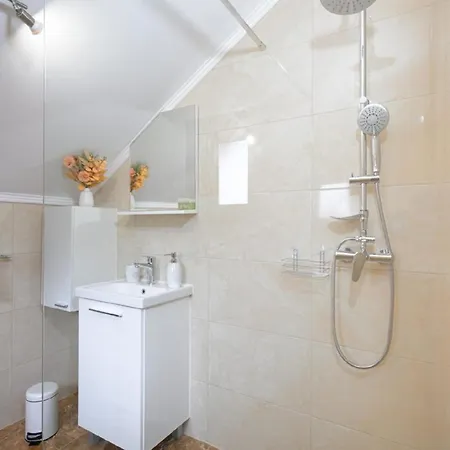 Feriehus Mary With Heated Pool And Sauna Privlaka (Zadar)