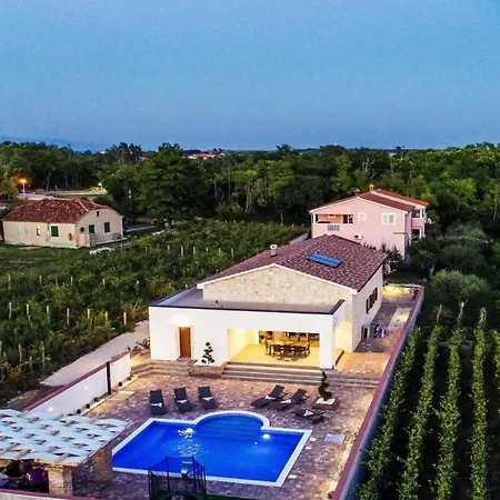 Mary With Heated Pool And Sauna Privlaka (Zadar)